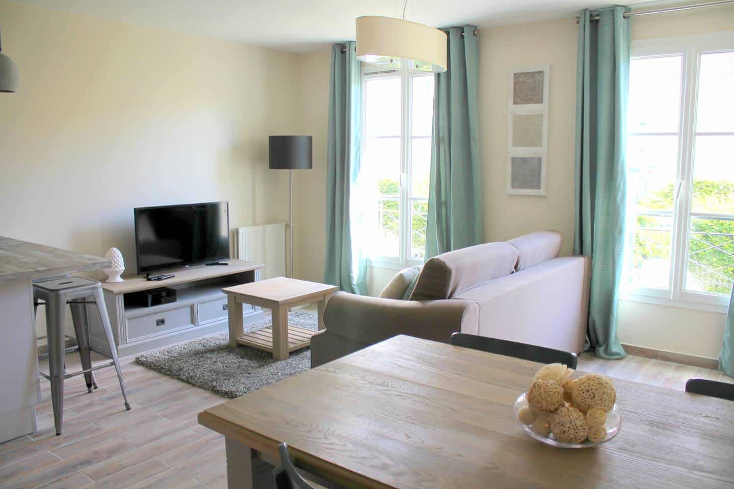 Check out this fantastic budget Airbnb in Serris