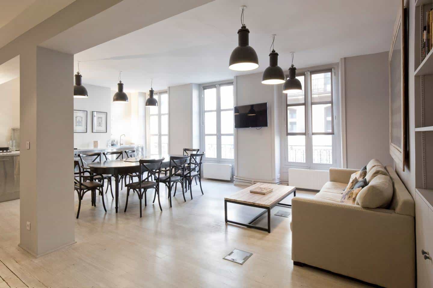 Wow! This Airbnb Paris listing near Concorde is dreamy. You have to see the pictures!
