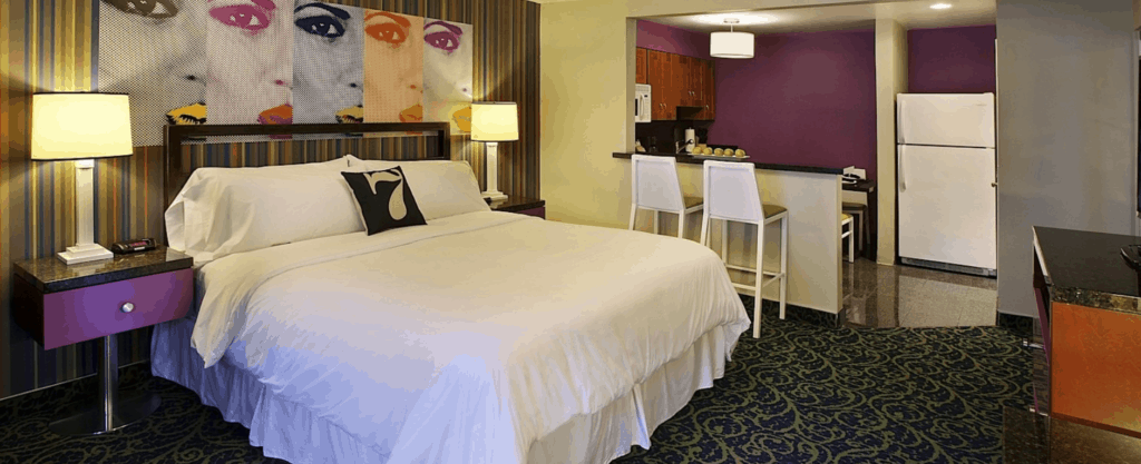 7 Springs Inn & Suites room