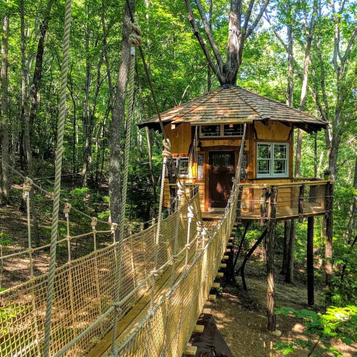 Image of treehouse rental in Tennessee