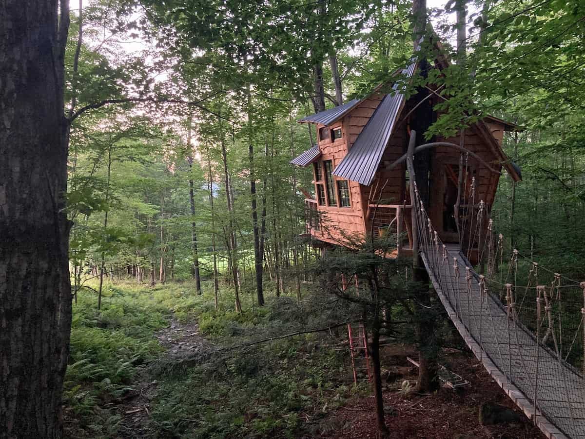 Image of treehouse rental in Vermont