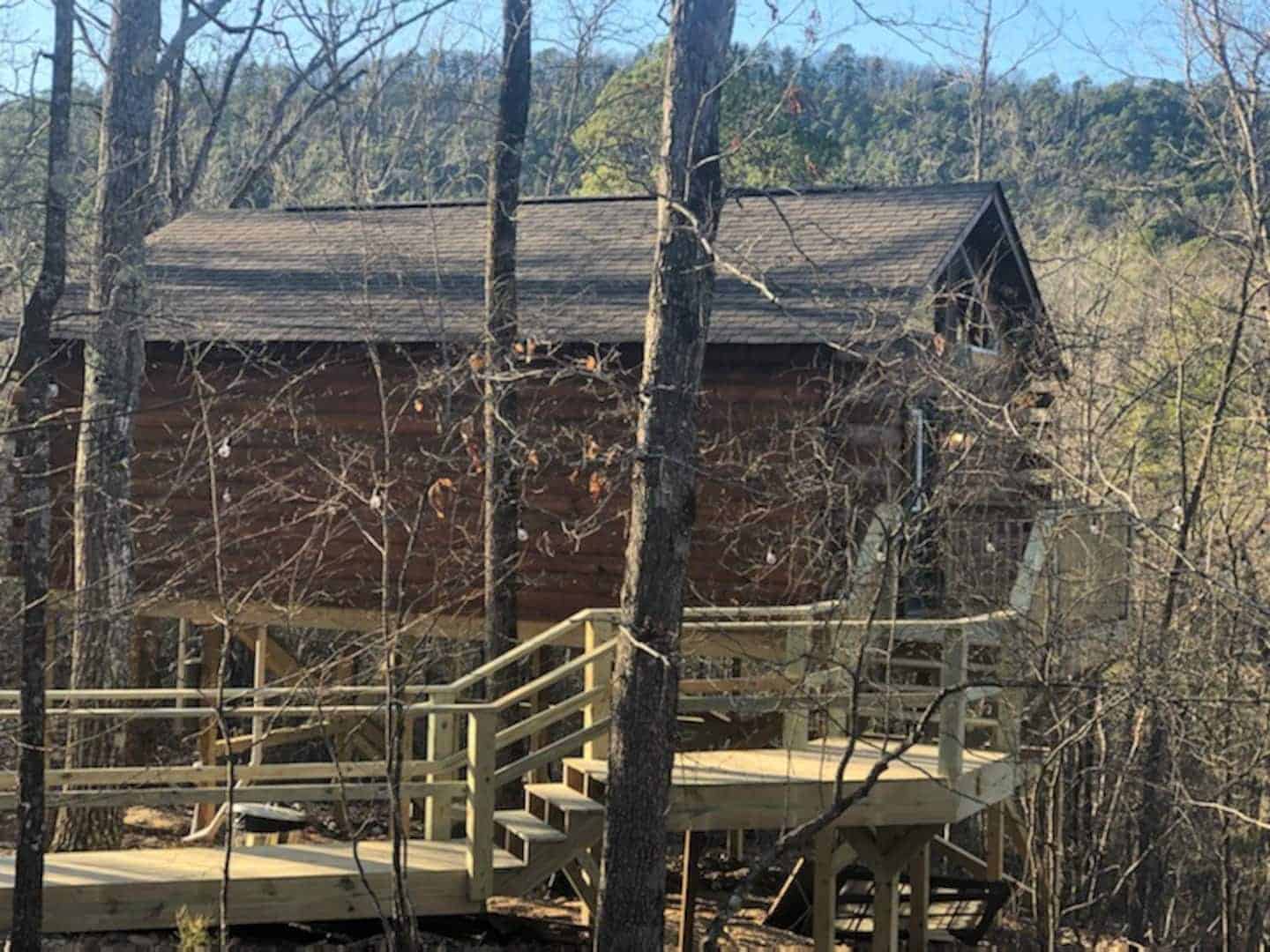 Image of treehouse rental in Arkansas