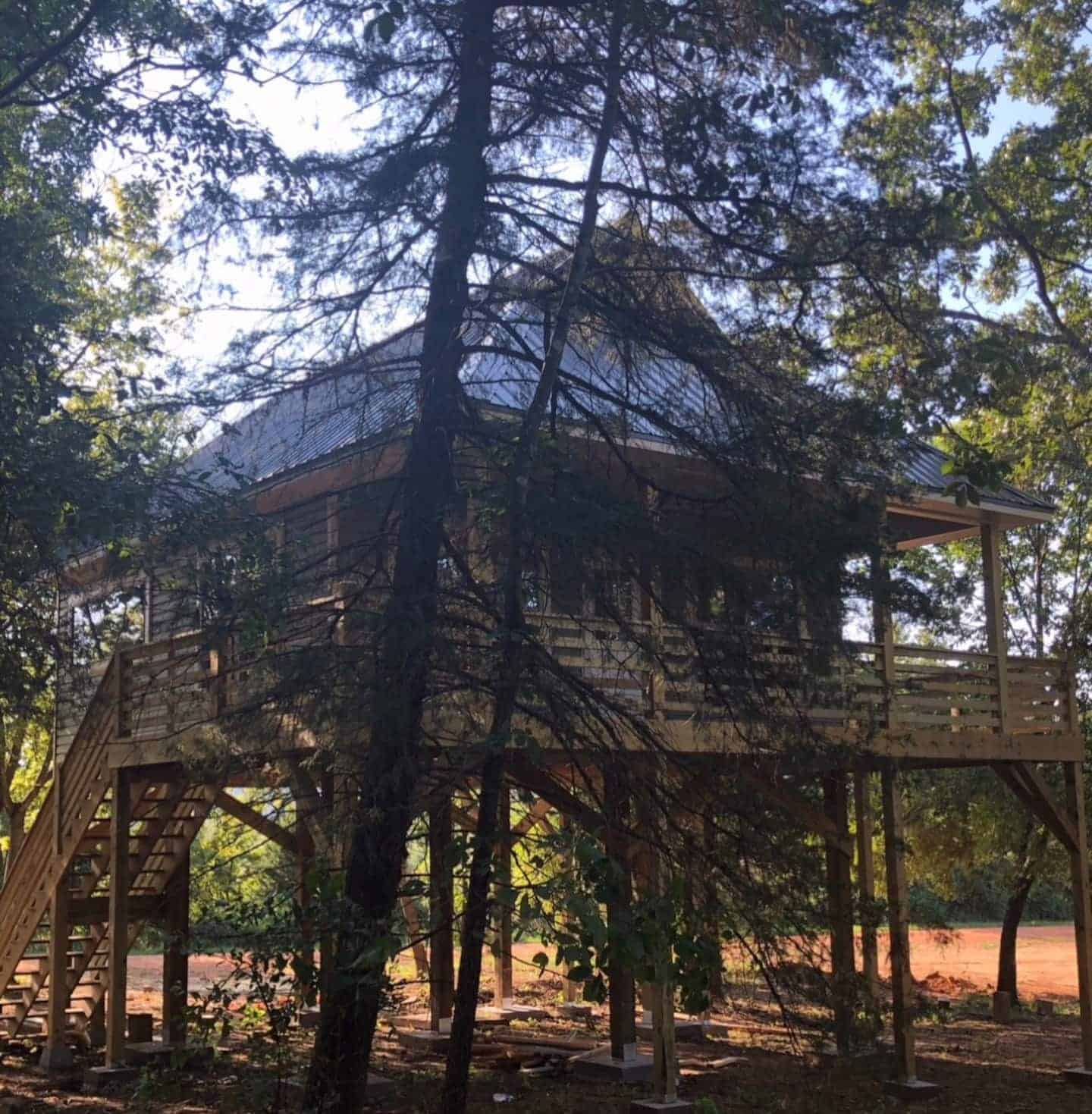 Image of treehouse rental in Arkansas