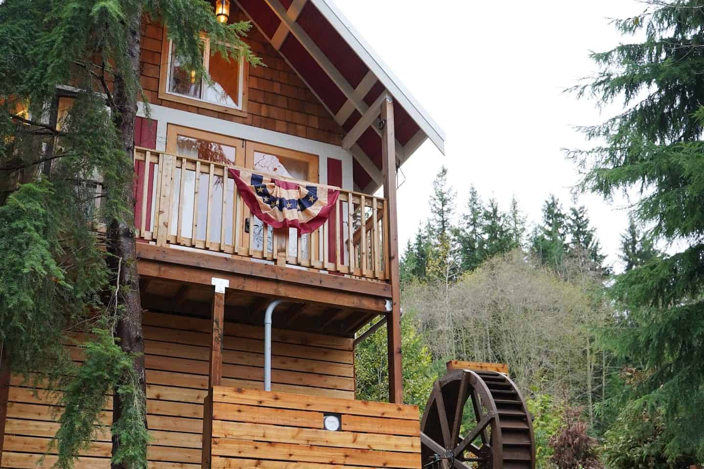 Image of treehouse rental in Washington