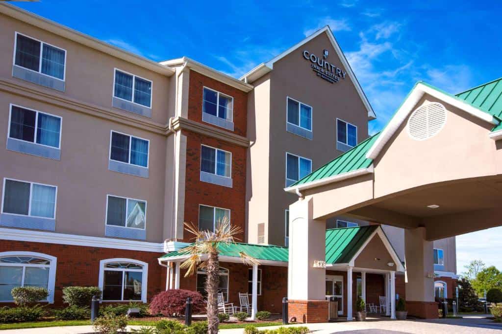 Country Inn & Suites by Radisson, Wilson, NC image