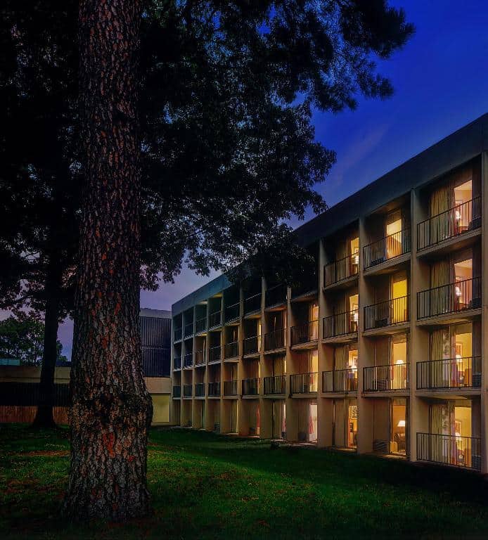 Whispering Woods Hotel & Conference Center image