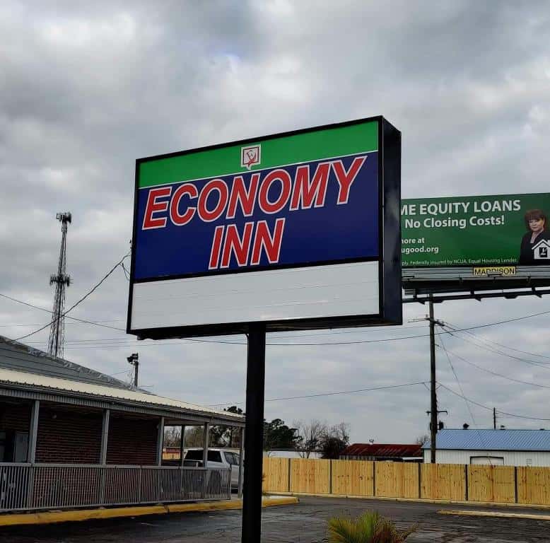 Economy Inn Motel image