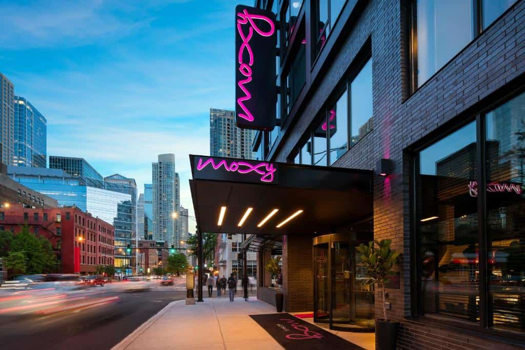 Moxy Chicago Downtown image