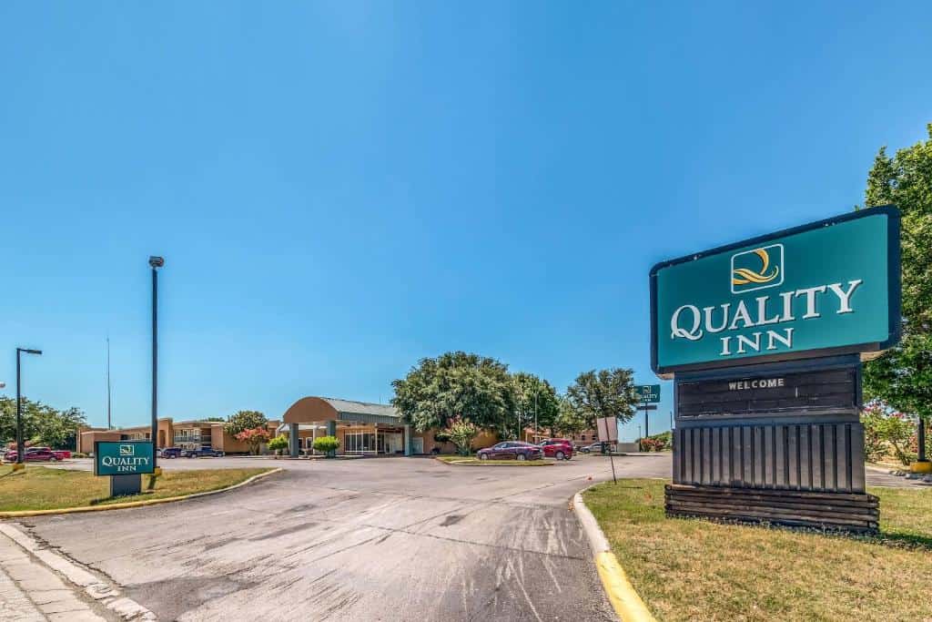 Quality Inn Gainesville image