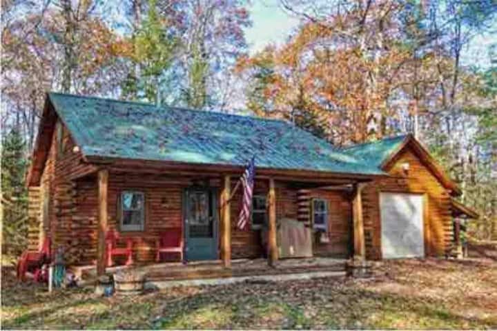 Image of cabin rental in New Hampshire