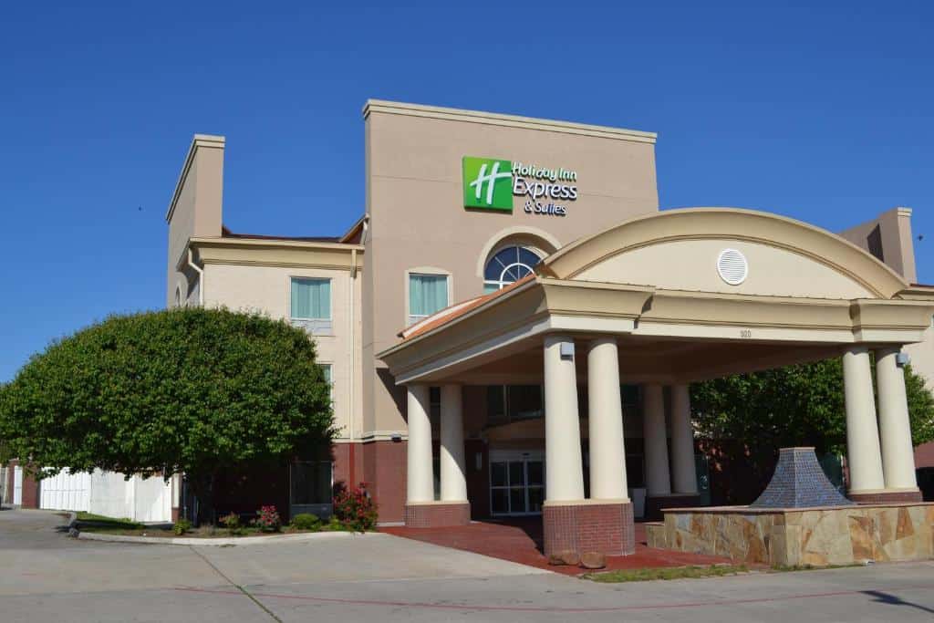 Holiday Inn Express Hotel & Suites Gainesville, an IHG Hotel image