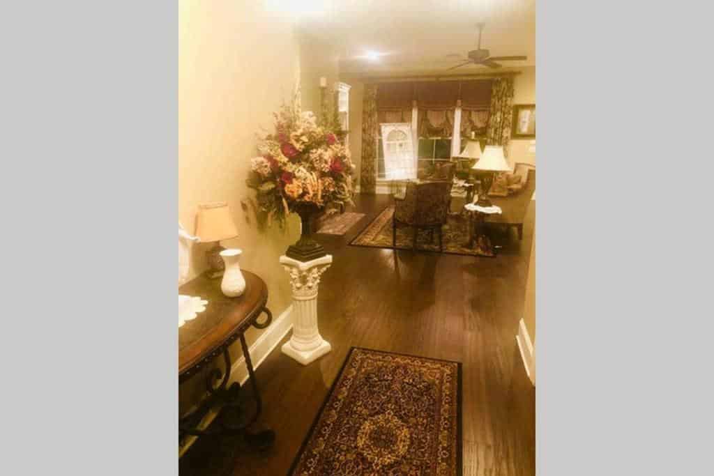 5 Star French Country Manor! Near LaTech and Squire Creek Golf Course image