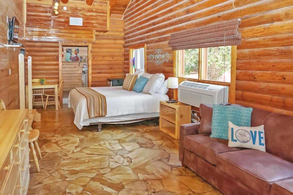 Wimberley Log Cabins Resort and Suites - Unit 4 image