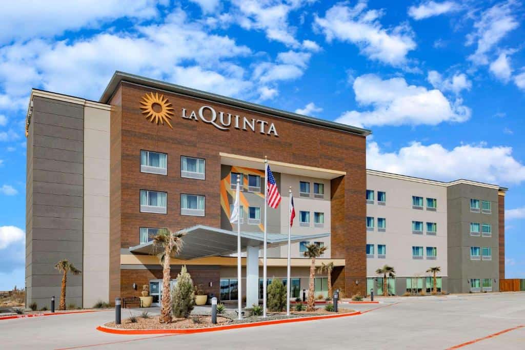 La Quinta Inn & Suites by Wyndham Fort Stockton Northeast image