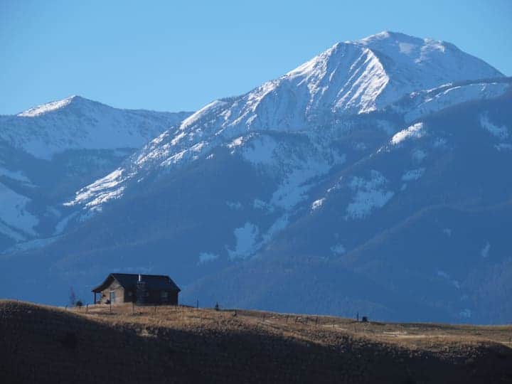 Image of cabin rental in Yellowstone