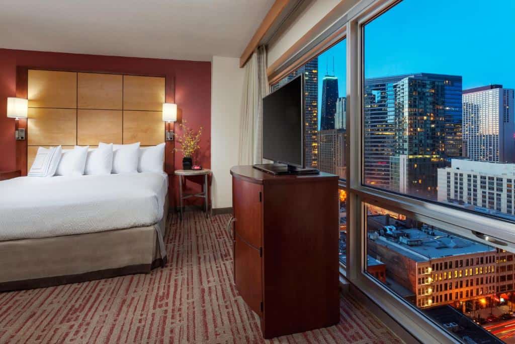Residence Inn by Marriott Chicago Downtown/River North image