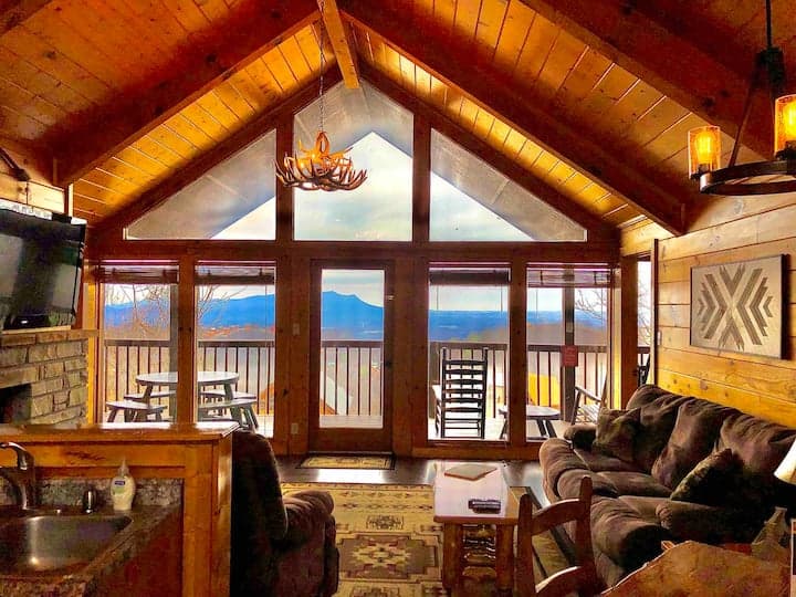 Image of cabin rental in Sevierville, TN