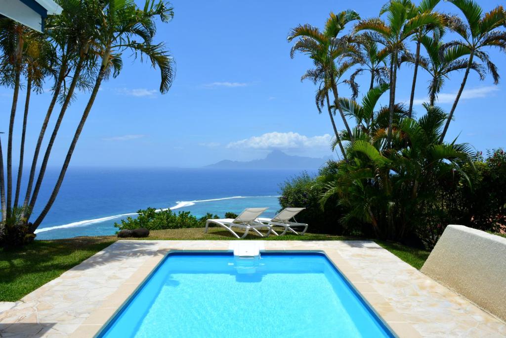 Villa Tiare - Tahiti - breathtaking view, pool & garden - up to 7 pers image