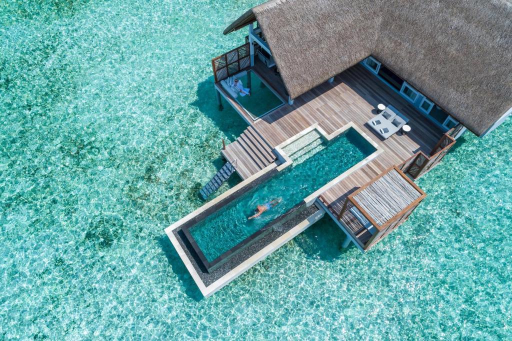 Four Seasons Resort Maldives at Landaa Giraavaru image