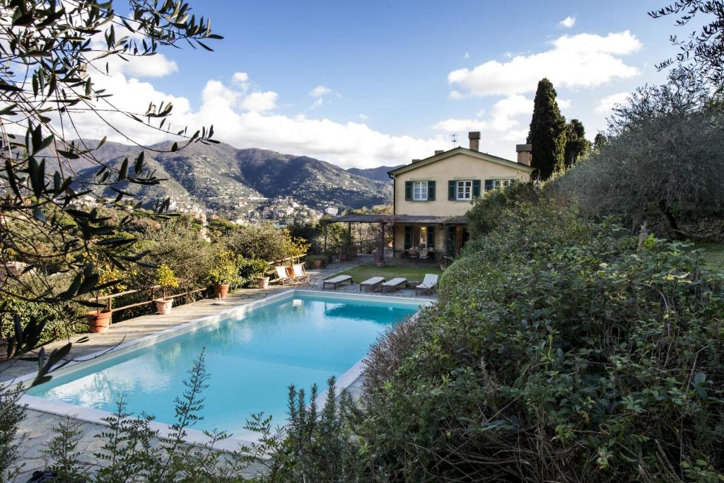 Villa con piscina tra gli ulivi di Rapallo image
