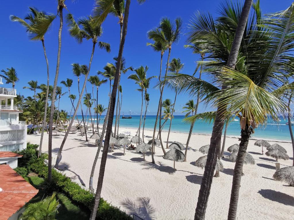 Beach Resort Caribbean White Sand & Ocean image