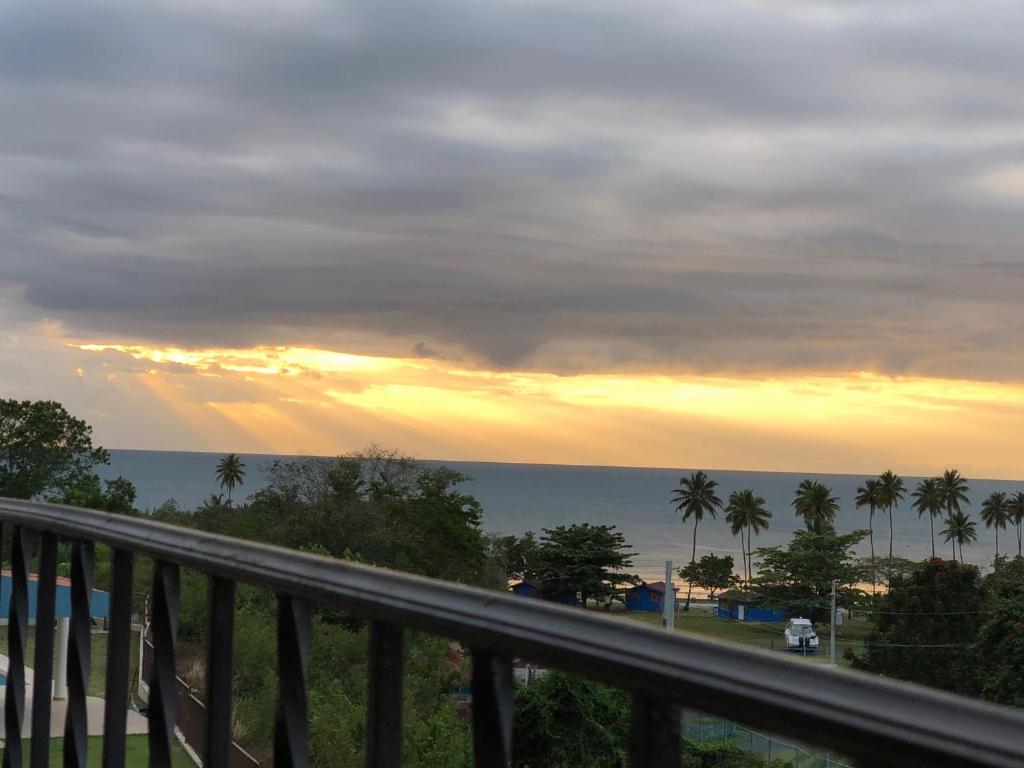 Stunning Sunset View, Walking distance to private beach image
