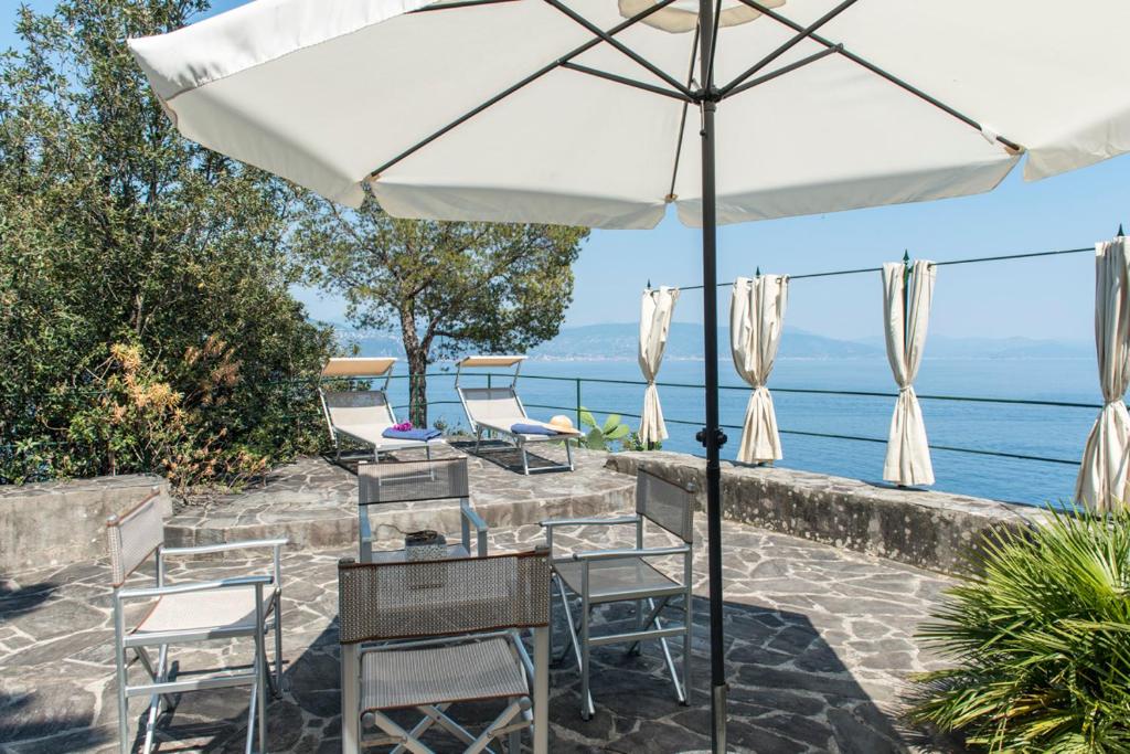 Portofino Villa Sleeps 10 with Air Con image