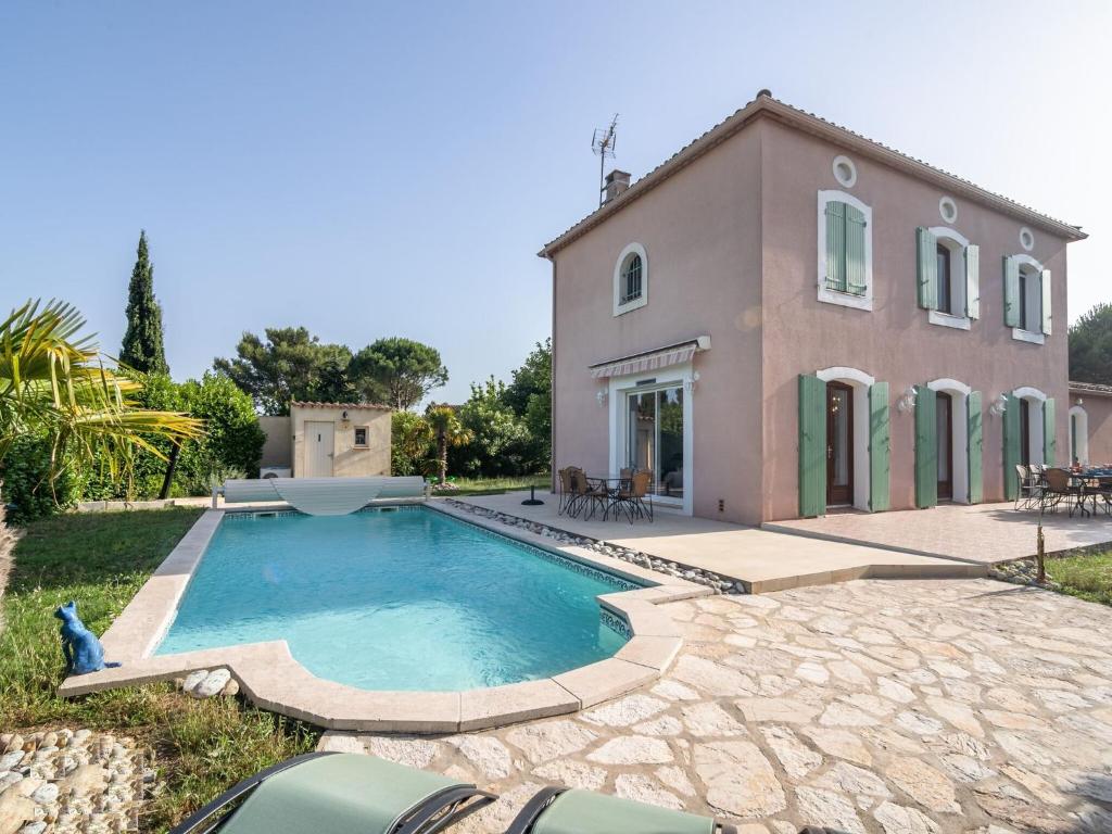 Detached villa in beautiful Carcassonne image