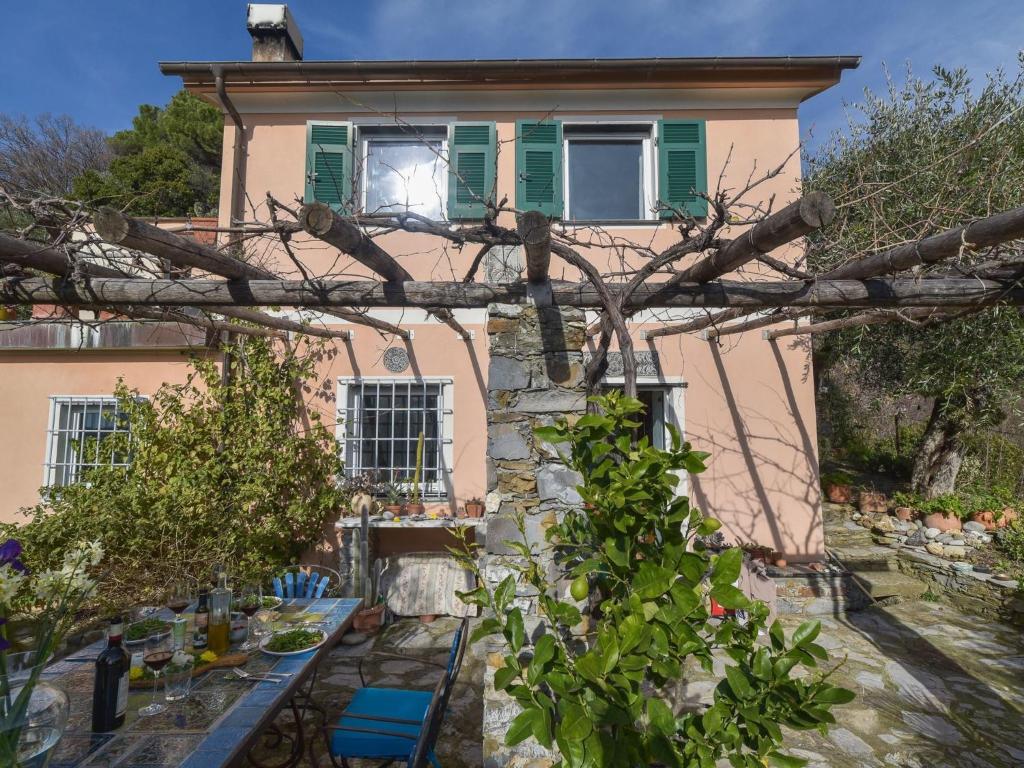 Villa in Rapallo with Terrace, Garden, Veranda, Barbecue, Parking image
