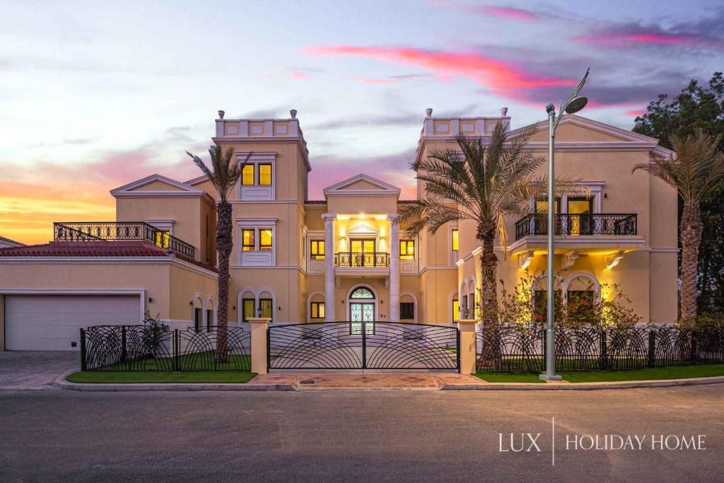 LUX - The Dubai Paradise Palace image