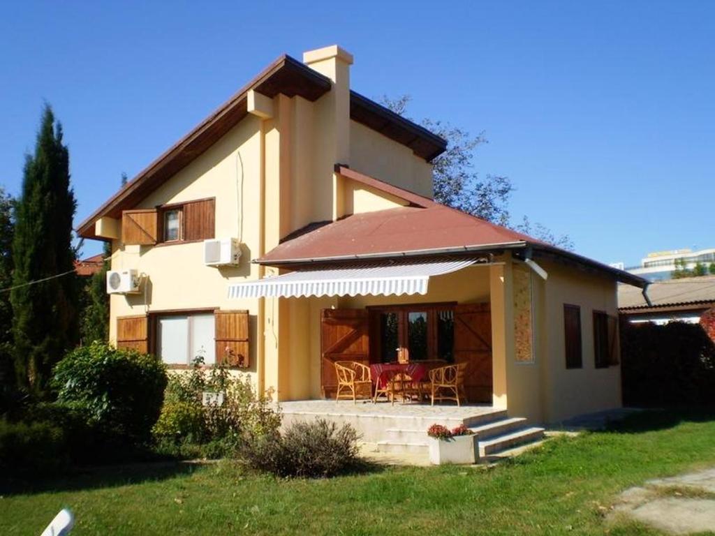 Villa with 4 bedrooms in Varna image