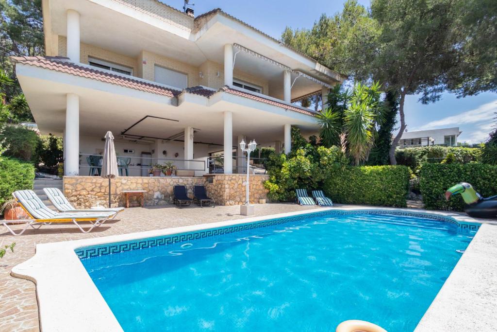 Luxury Villa La Mora Beach Tarragona Private Pool image