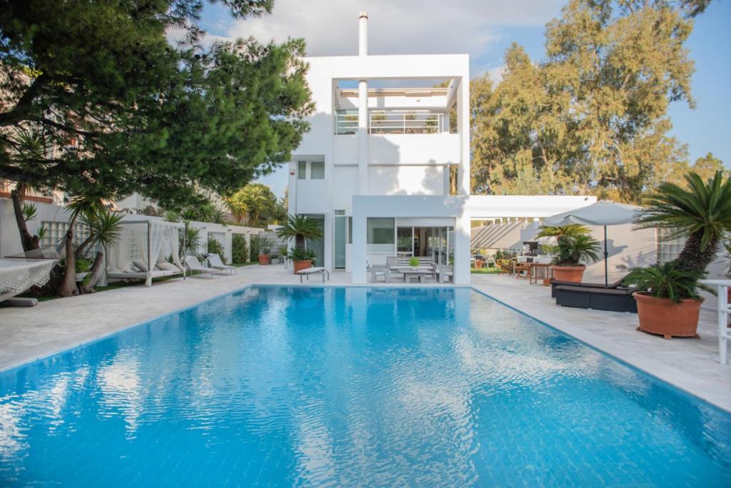 Perfect Athenian Villa image