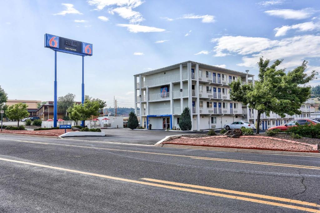 Motel 6-Flagstaff, AZ - East image