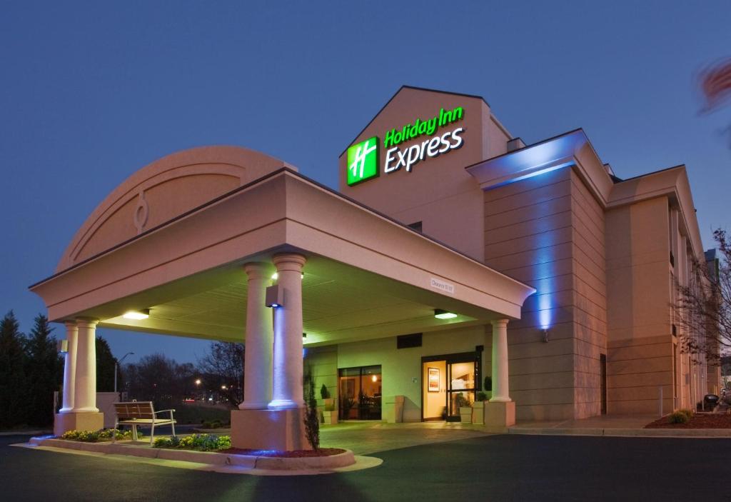 Holiday Inn Express Lynchburg, an IHG Hotel image