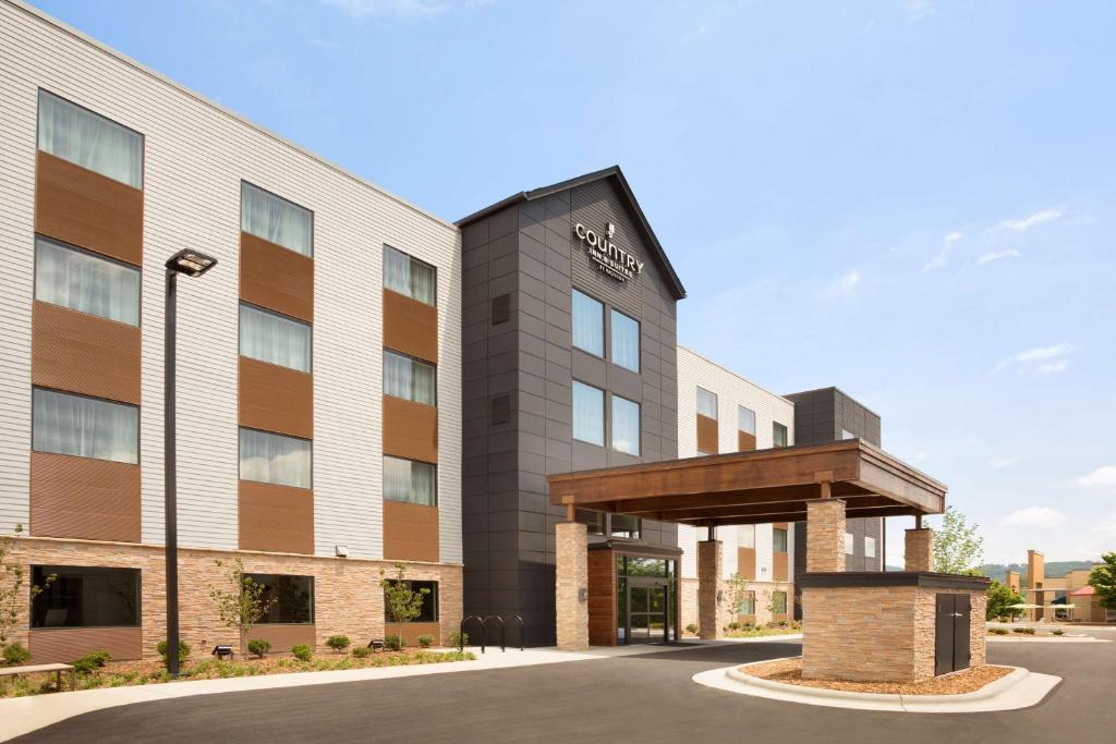 Country Inn & Suites by Radisson, Asheville Westgate, NC image