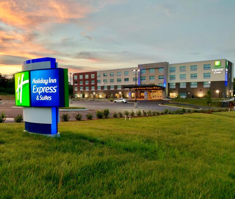 Holiday Inn Express & Suites Raleigh Airport - Brier Creek, an IHG Hotel image