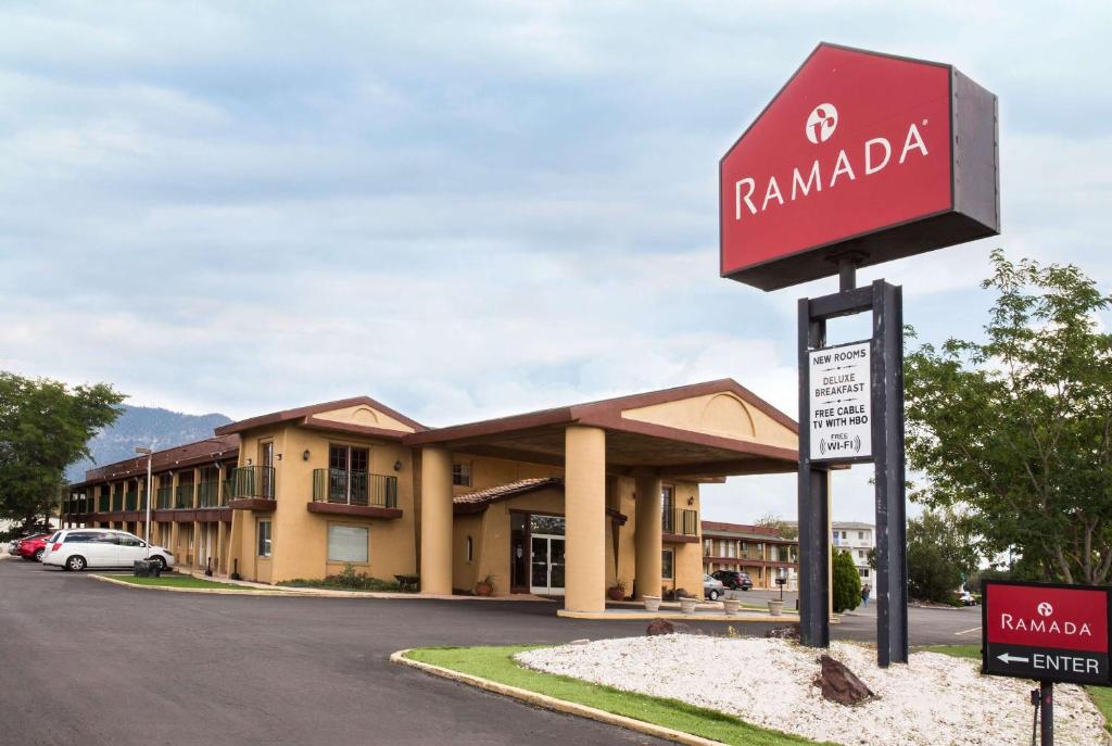 Ramada by Wyndham Flagstaff East image