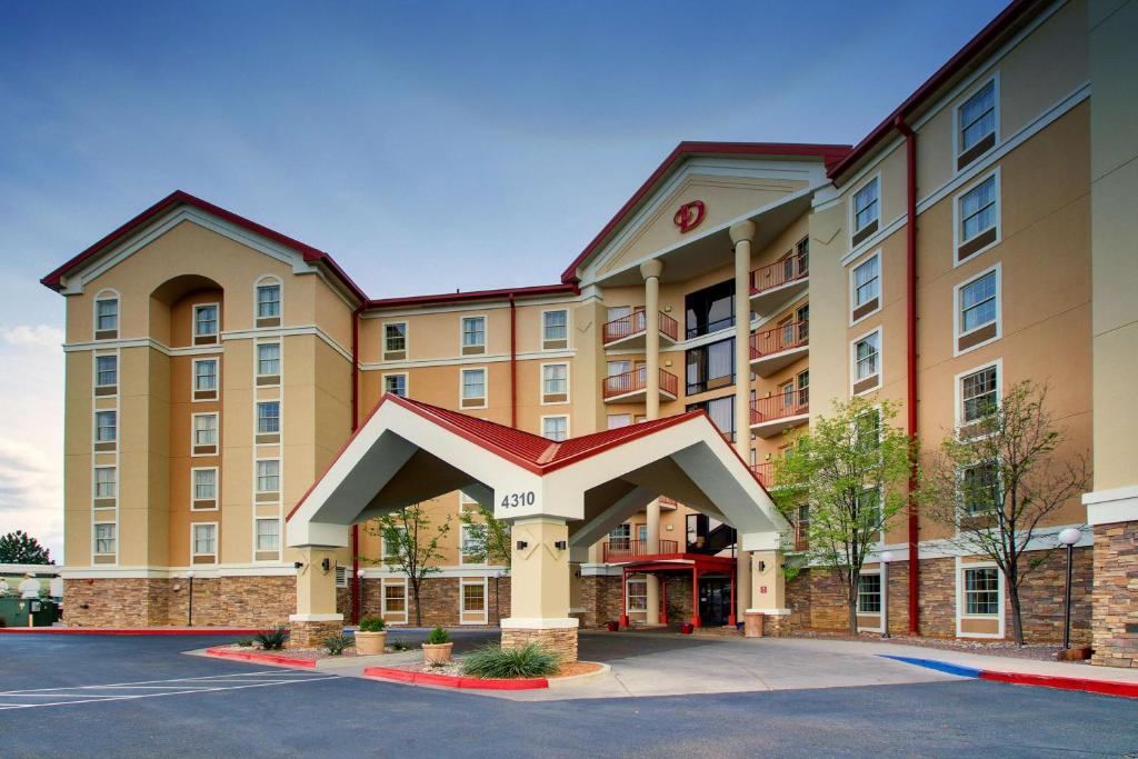 Drury Inn & Suites Albuquerque North image