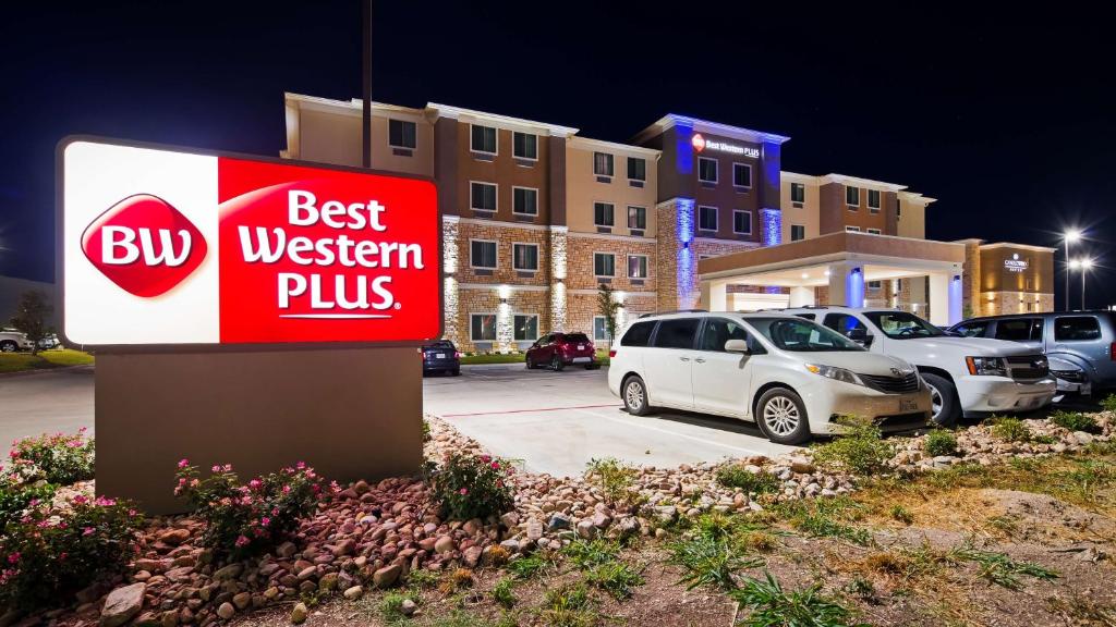 Best Western Plus Buda Austin Inn & Suites image