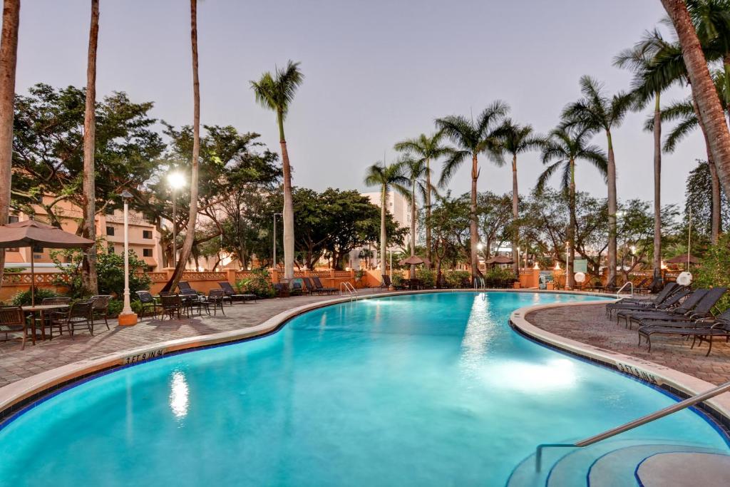 Embassy Suites by Hilton Miami International Airport image