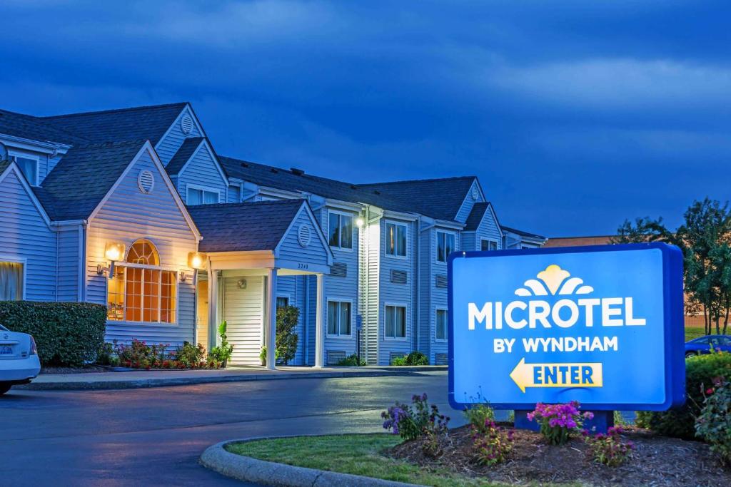 Microtel Inn by Wyndham Lexington image