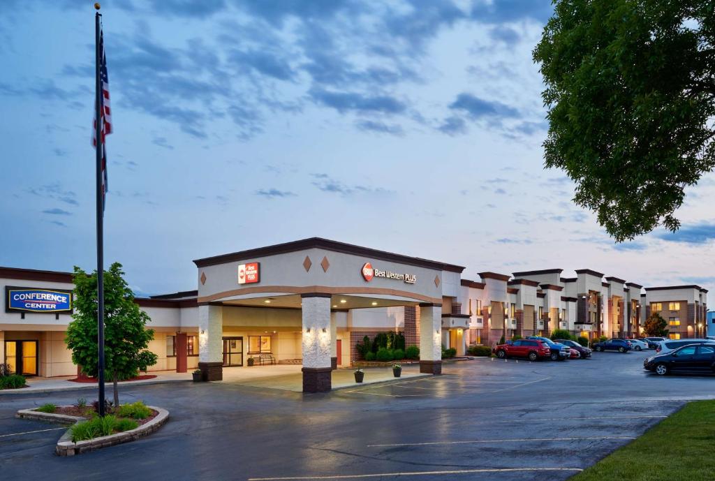 Best Western Plus Milwaukee Airport Hotel & Conference Center image