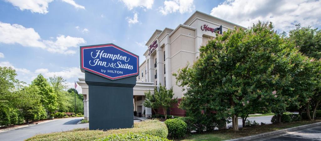 Hampton Inn & Suites Burlington image