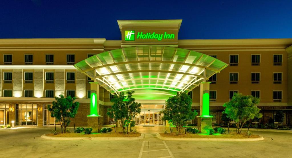 Holiday Inn Austin Airport, an IHG Hotel image