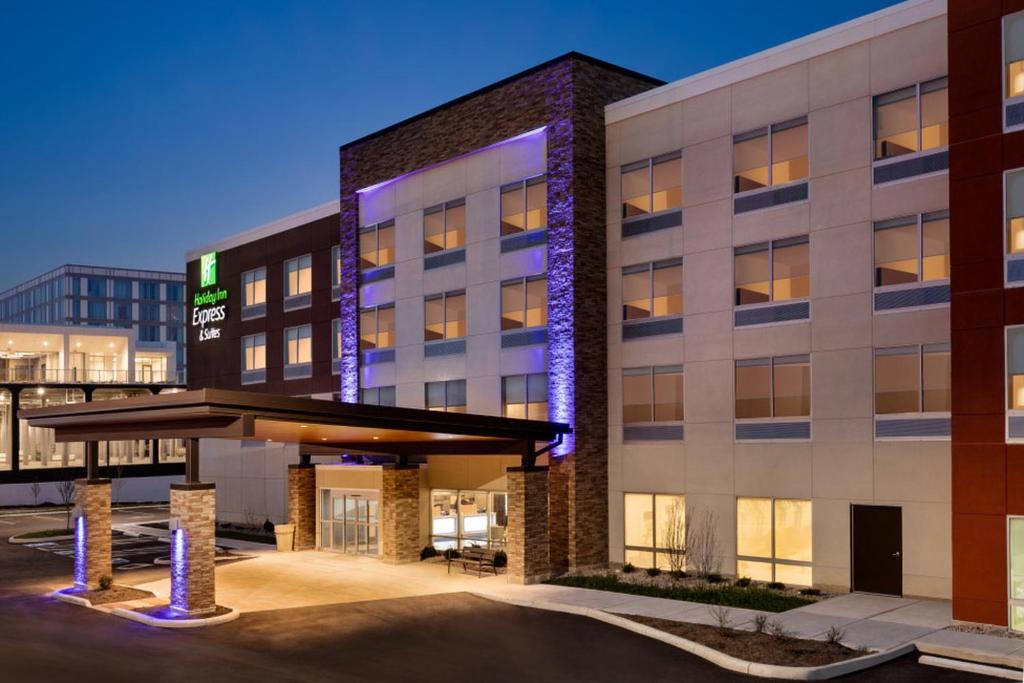 Holiday Inn Express & Suites - Cincinnati NE - Red Bank Road, an IHG Hotel image