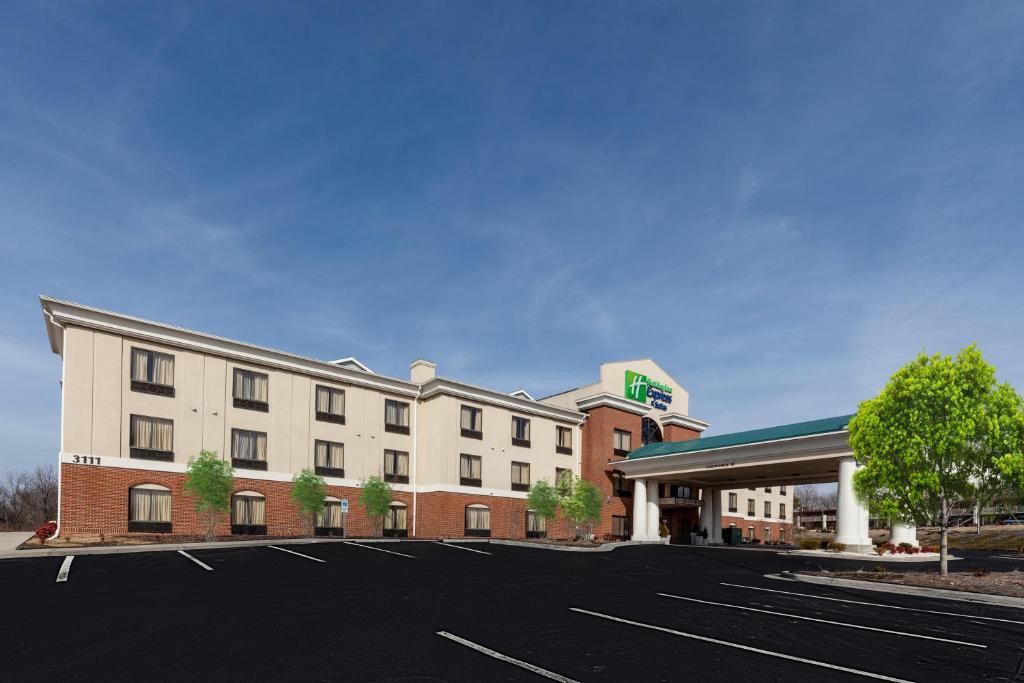 Holiday Inn Express Hotel & Suites Greensboro-East, an IHG Hotel image