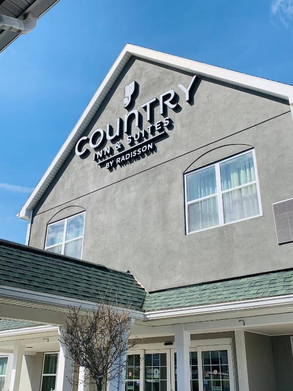 Country Inn & Suites by Radisson, Ithaca, NY image
