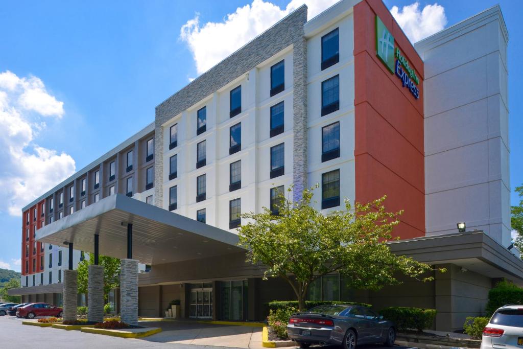 Holiday Inn Express Towson- Baltimore North, an IHG Hotel image