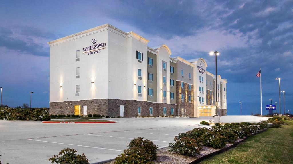 Candlewood Suites Waco, an IHG Hotel image